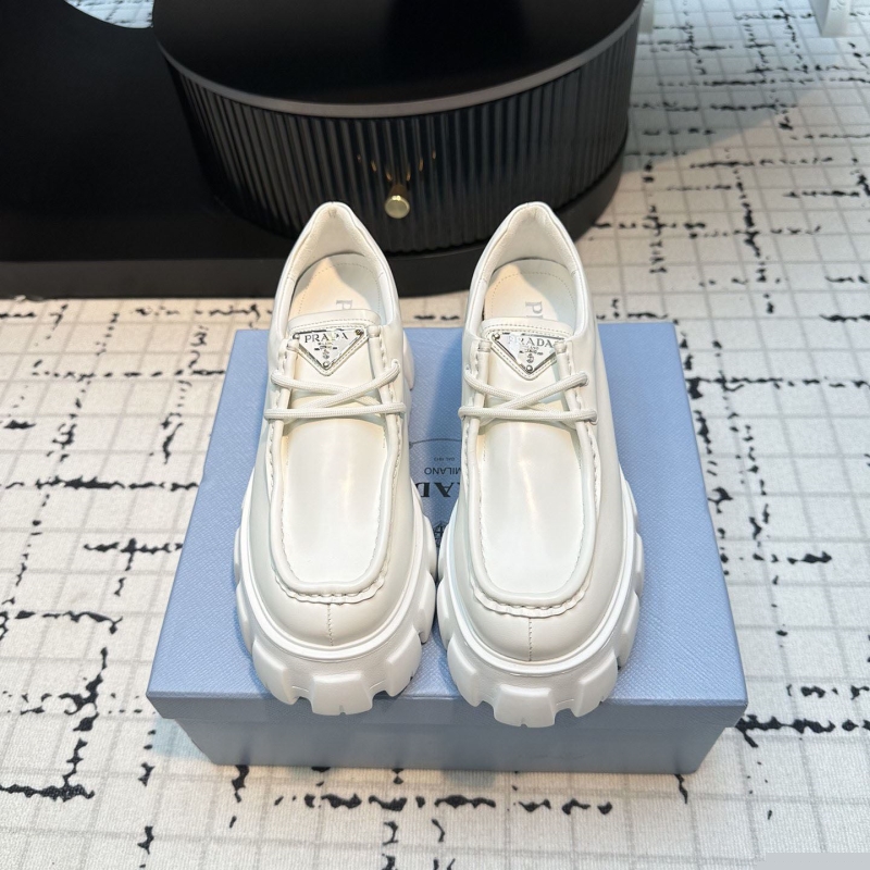 Pra*a casual shoes